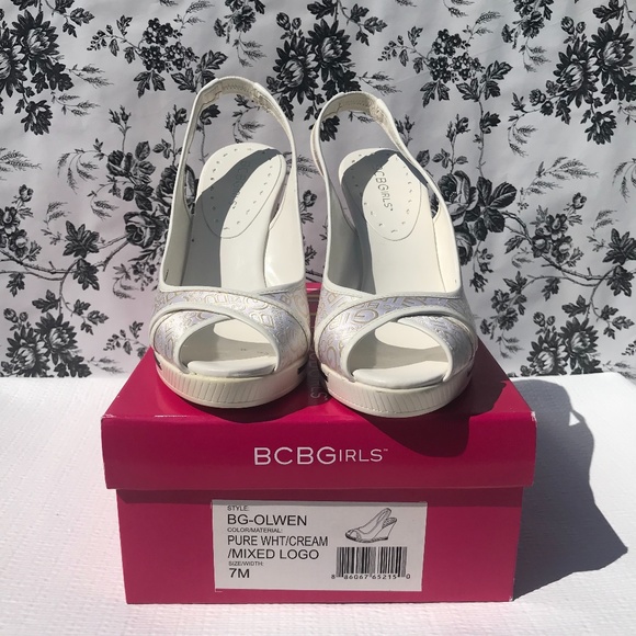 BCBGirls bg-olwen White Peep-Toe Wedges - Picture 2 of 10